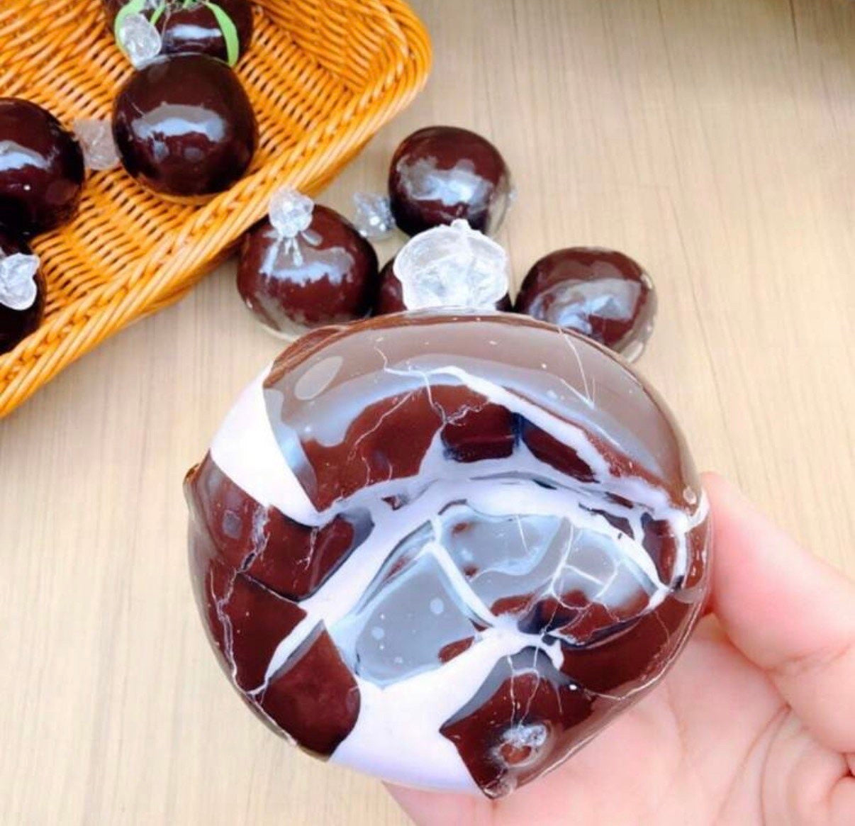 Wax cracking ball