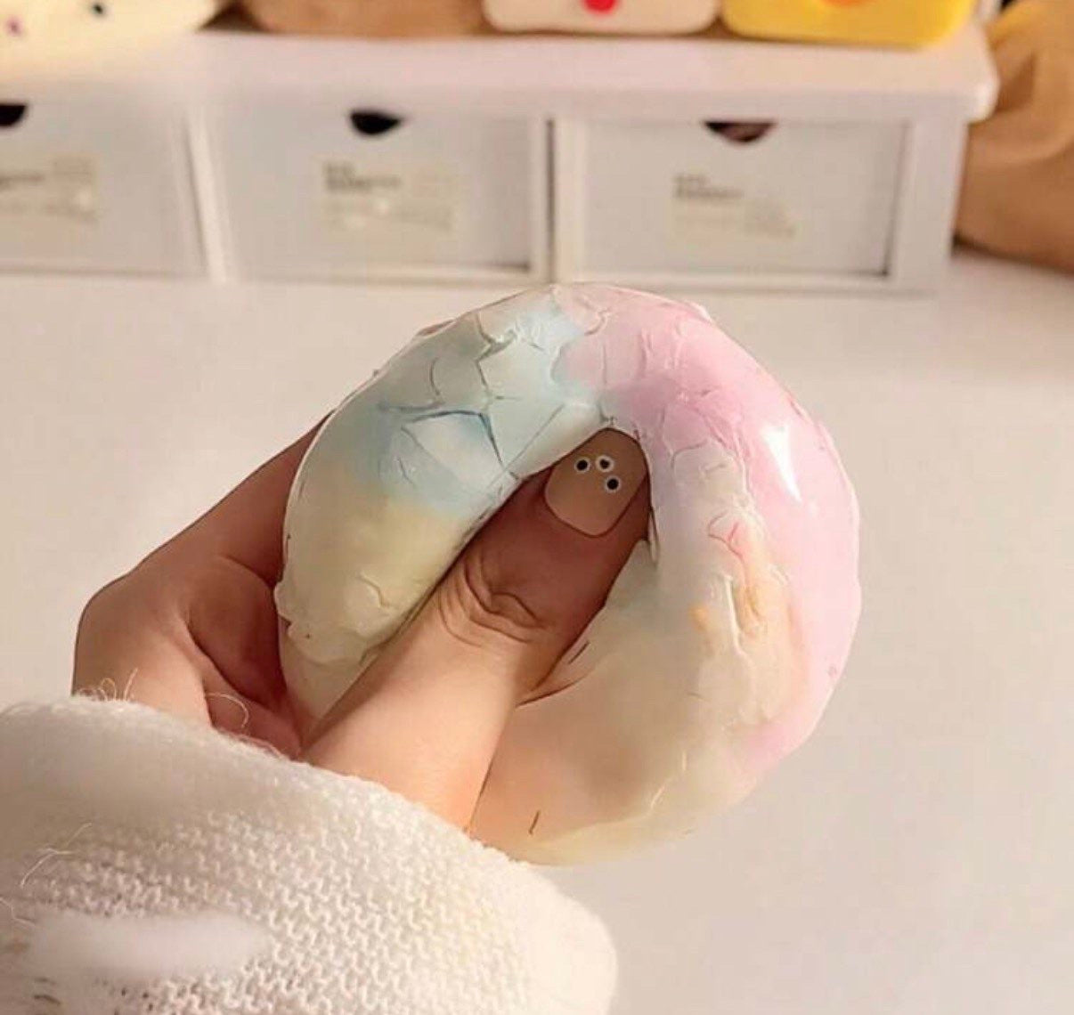 Wax cracking ball
